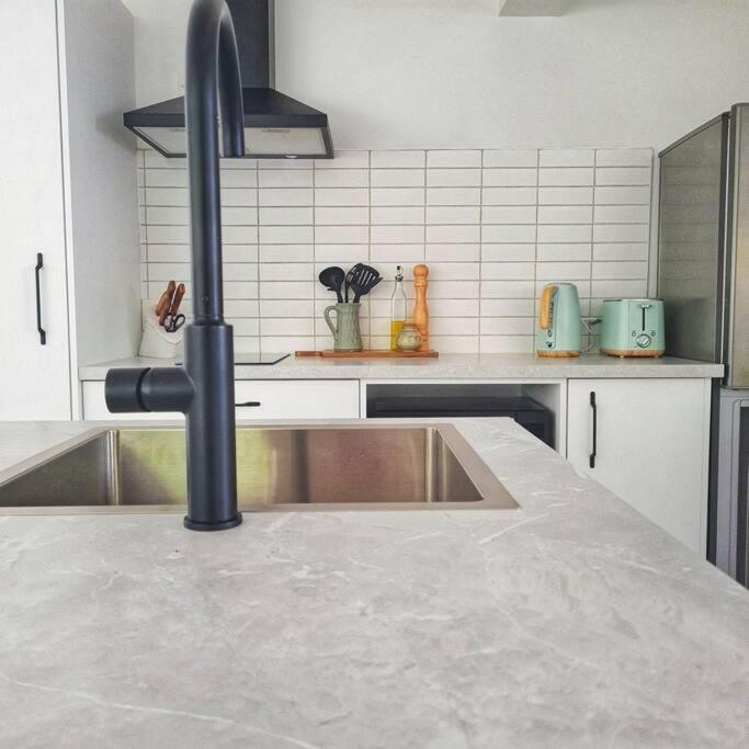 Beachfront Escape Collingwood Esterno foto
