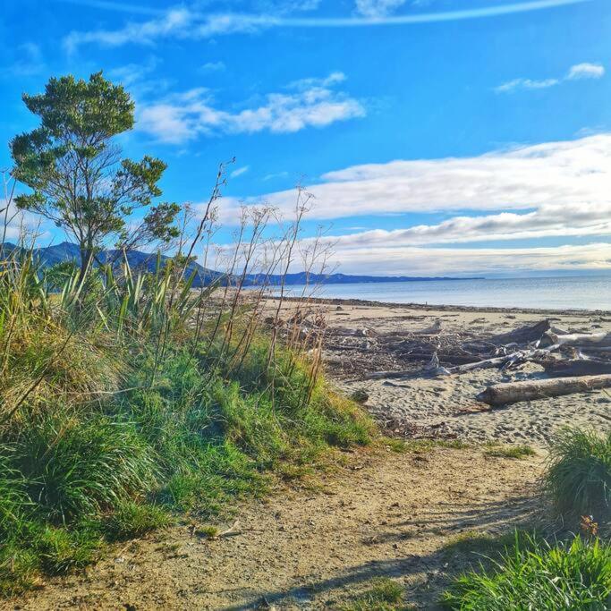 Beachfront Escape Collingwood Esterno foto